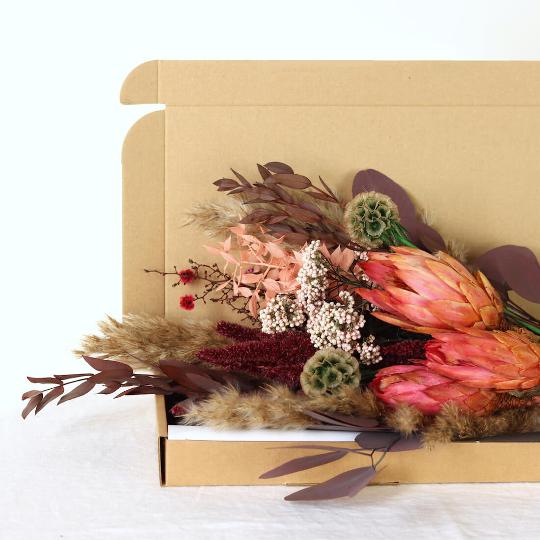 Preserved and dried flowers from Shida Preserved Flowers