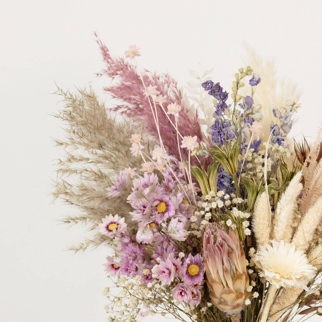 Preserved and dried flowers from Shida Preserved Flowers