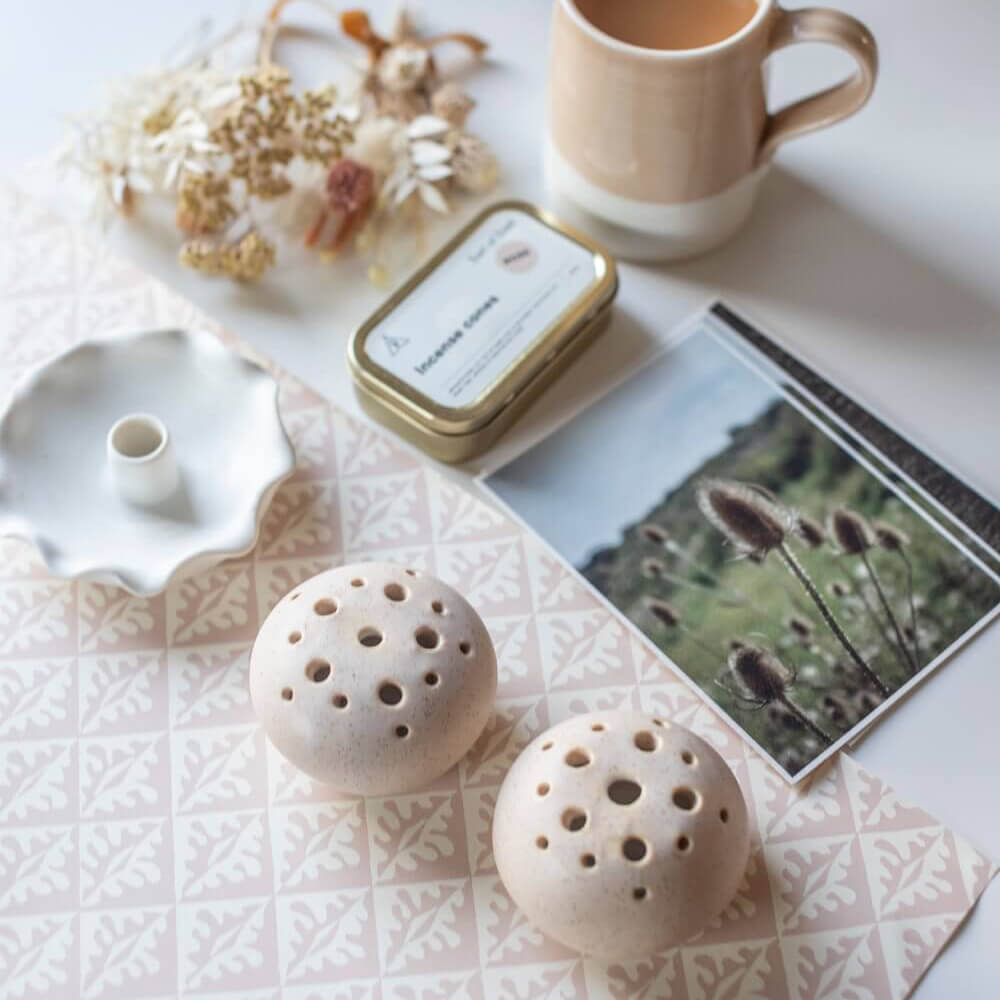 Porcelain Flower Frog vase from Shida Preserved Flowers