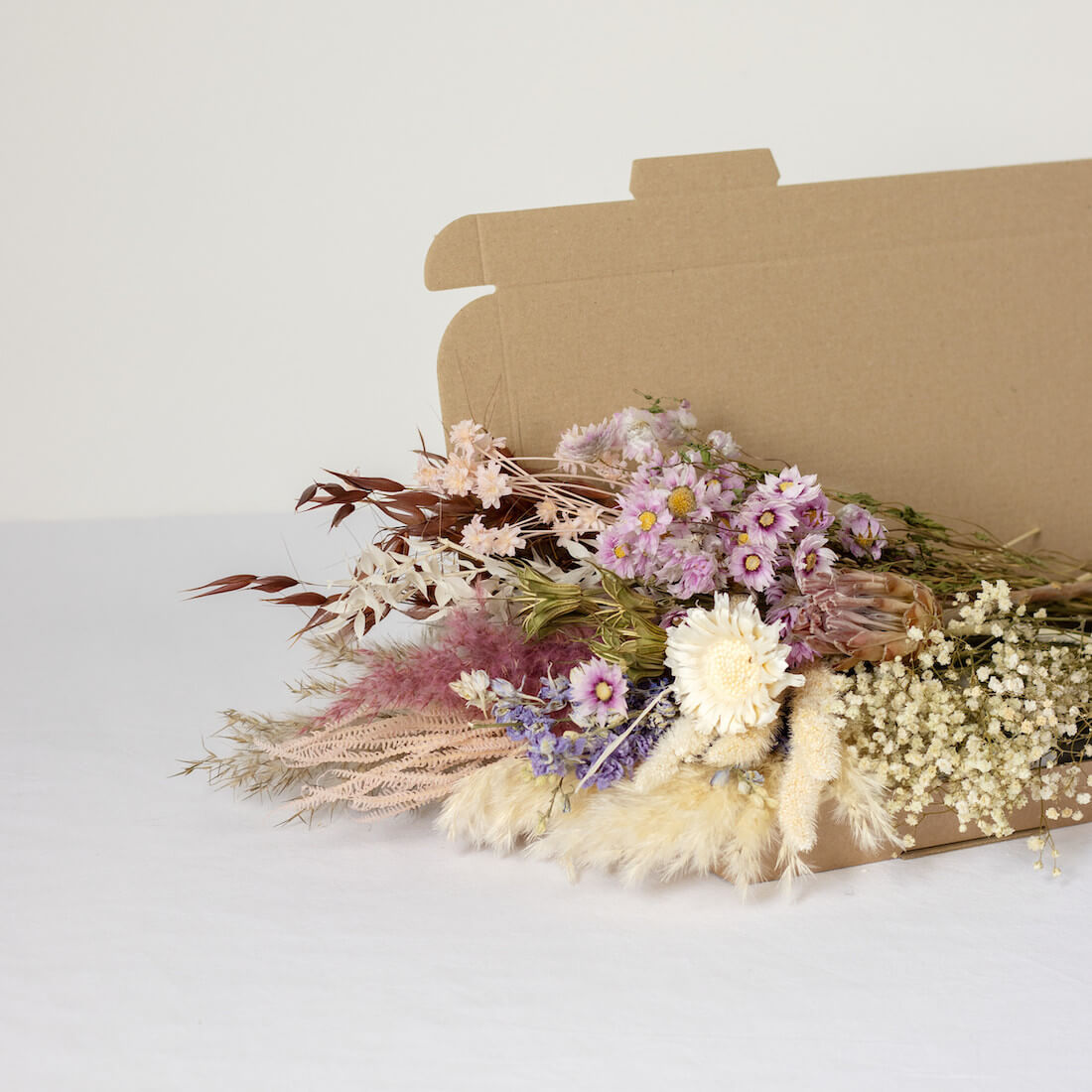 Preserved and dried flowers from Shida Preserved Flowers